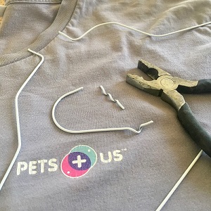 Pet DIY - coat hangers for cat tent